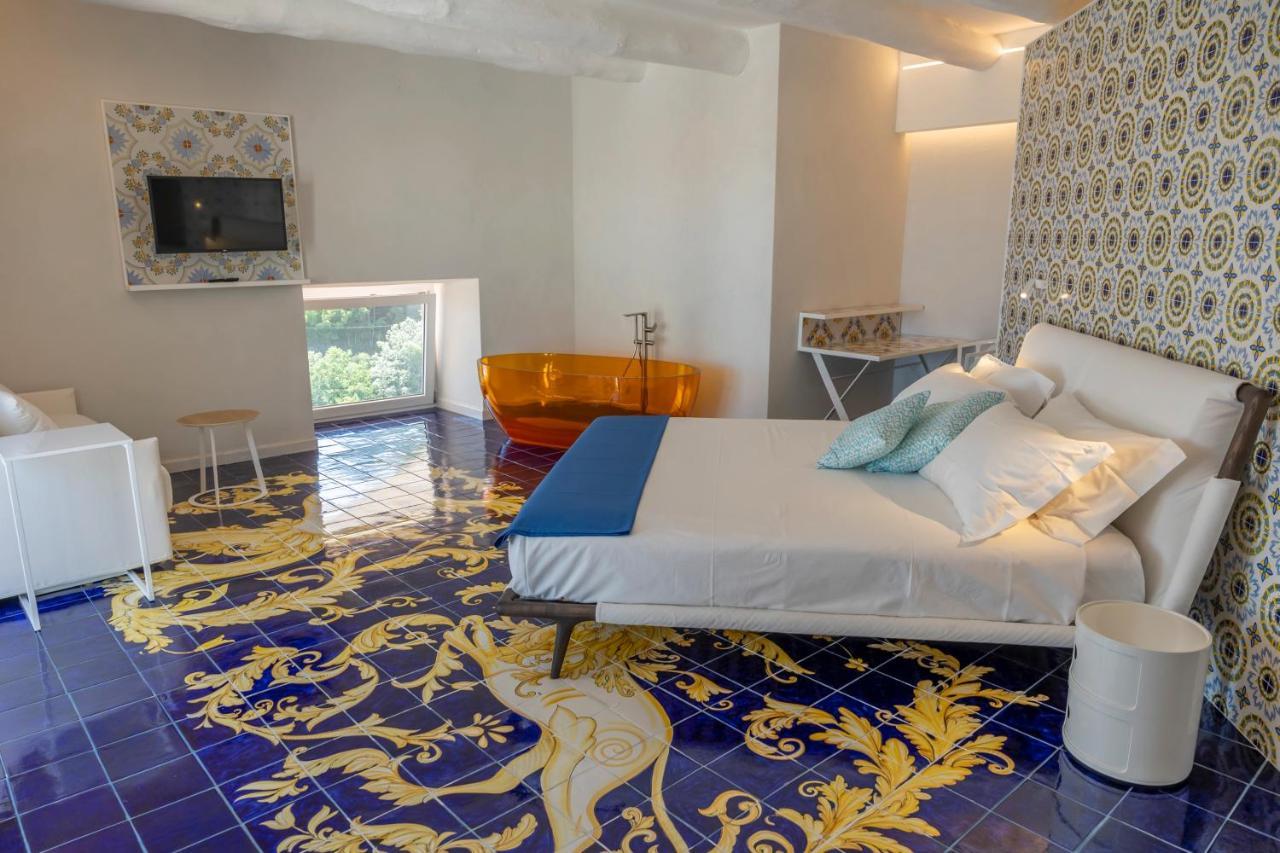 Vietri Decori Suites Amalfi Coast - Free Parking מראה חיצוני תמונה