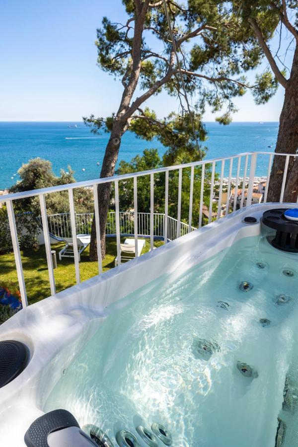 Vietri Decori Suites Amalfi Coast - Free Parking מראה חיצוני תמונה