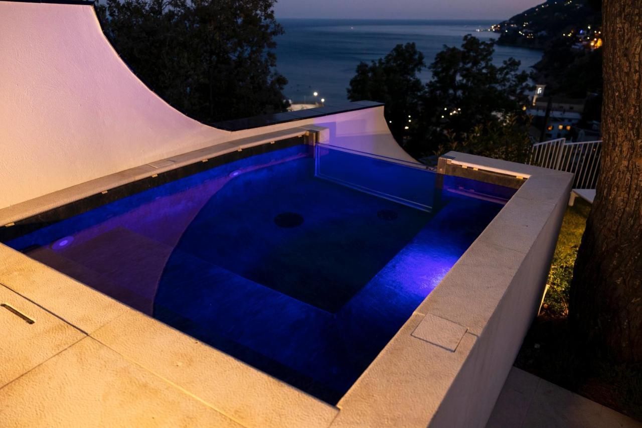 Vietri Decori Suites Amalfi Coast - Free Parking מראה חיצוני תמונה