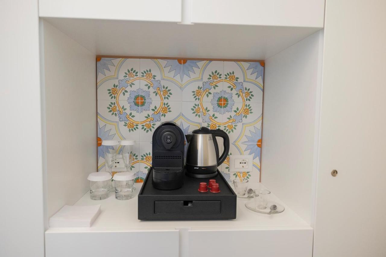 Vietri Decori Suites Amalfi Coast - Free Parking מראה חיצוני תמונה