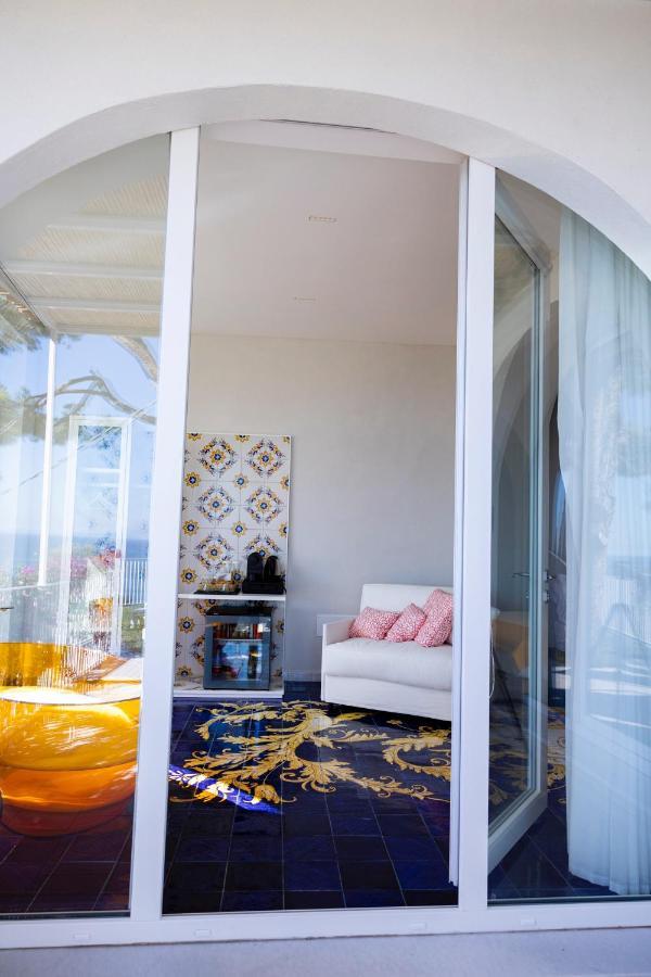 Vietri Decori Suites Amalfi Coast - Free Parking מראה חיצוני תמונה